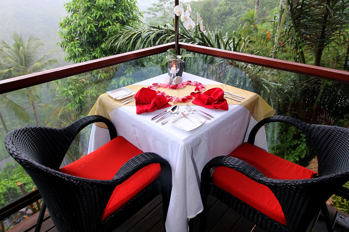 Romantic-Dinner-at-La-View-Restaurant-(2)
